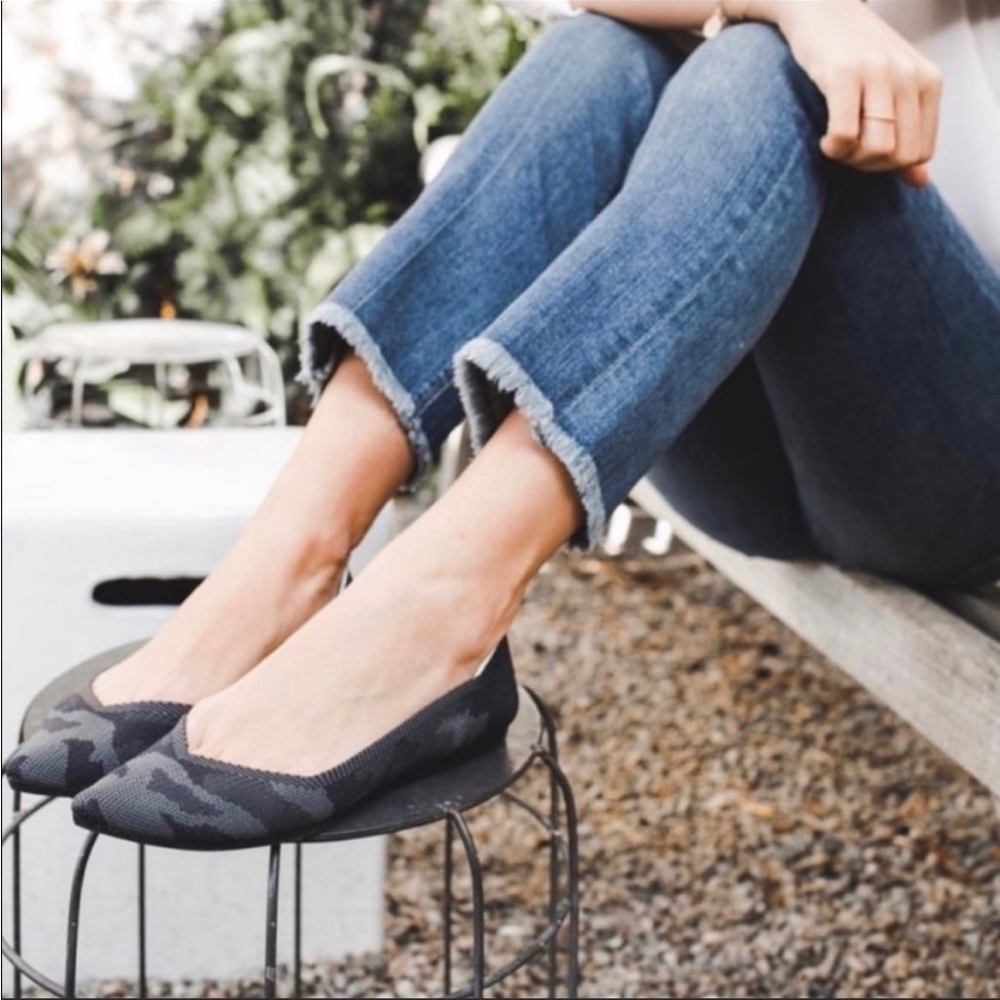 Rothy's Retired Pointed Toe Gray
Camo Flats